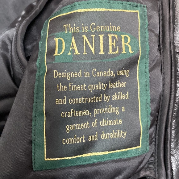 Danier Men’s Leather Jacket - Picture 16 of 17